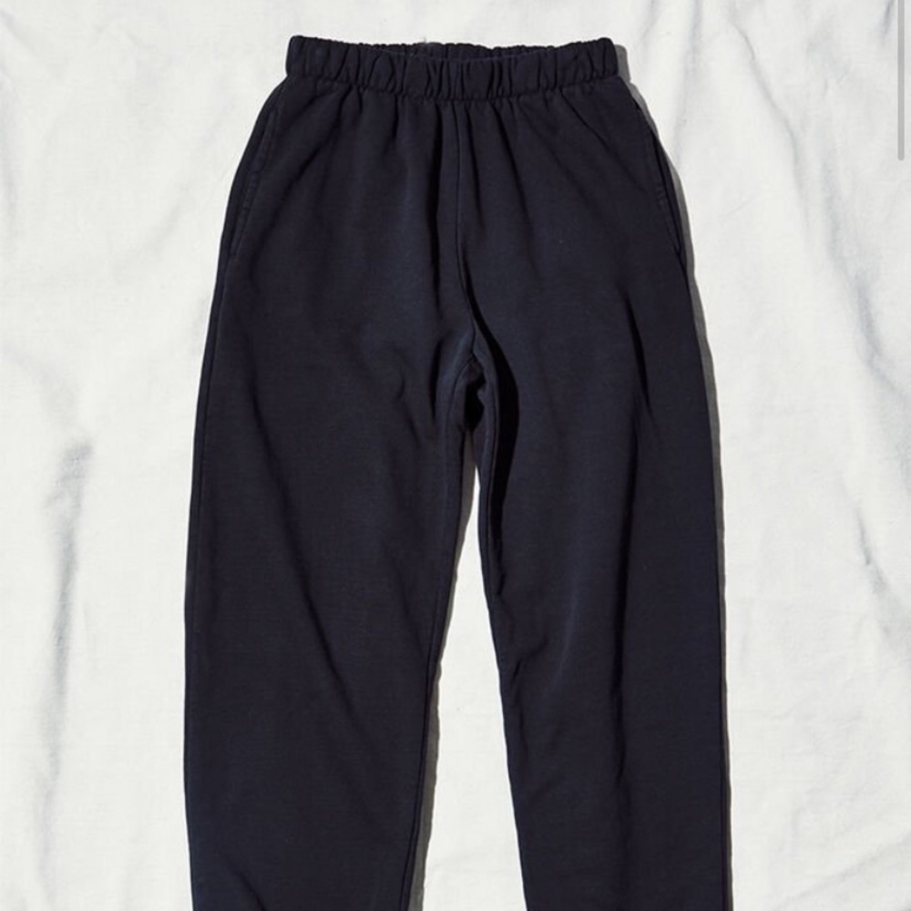 BRANDY MELVILLE ROSE SWEATPANTS - Picture 4 of 5